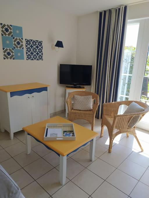 Charmante Maison De Vacances Avec Acces Piscine Talmont-Saint-Hilaire ภายนอก รูปภาพ